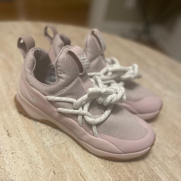 Nike Shoes - Women’s Nike City Loop